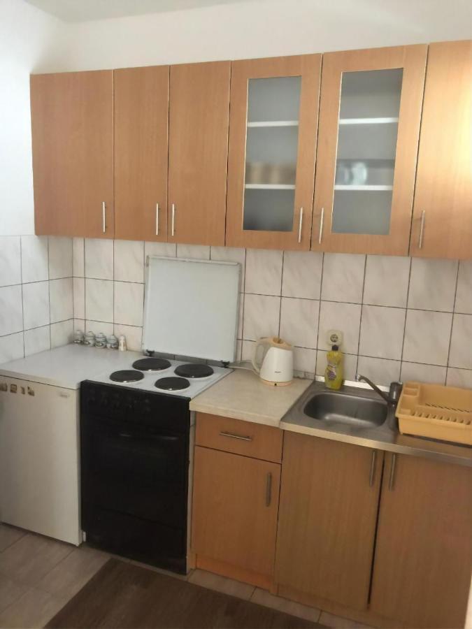 מוסטר Cheap House Near The Center Of The City מראה חיצוני תמונה